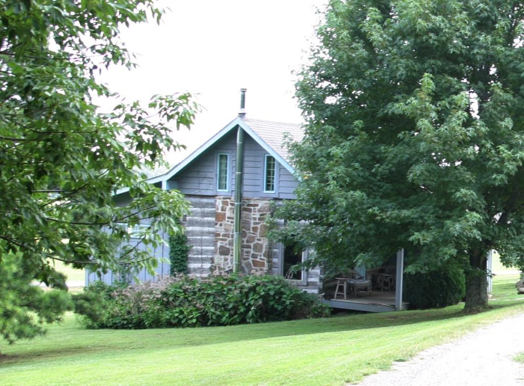 Find no booking fees Lake Ouachita or Ozark Mountains vacation house rentals in Arkansas direct by the owner via user-friendly website Find American Rentals with all the amenities.